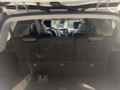 Used 2019 Cadillac Escalade Luxury image 11