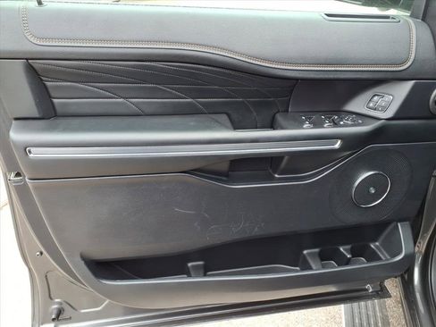 Used 2019 Ford Expedition Max Platinum image 12