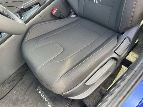 Used 2025 Hyundai Elantra Sport image 23