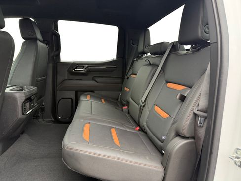 Used 2023 GMC Sierra 1500 AT4 w/ Technology Package AWD/4WD image 10