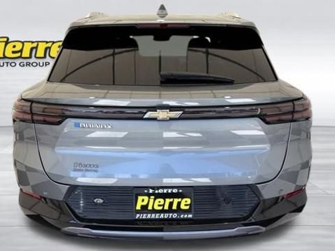Used 2024 Chevrolet Equinox EV LT FWD image 3