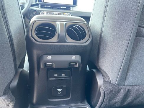 New 2025 Jeep Gladiator Sport image 25