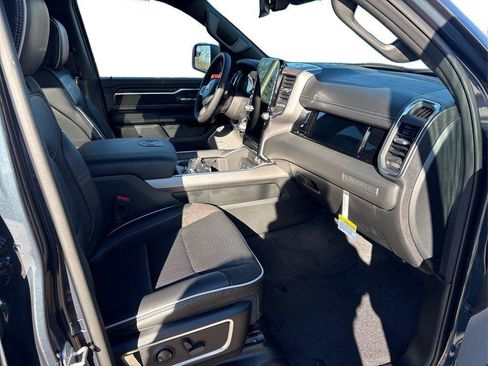 New 2026 RAM 1500 Laramie AWD/4WD image 19