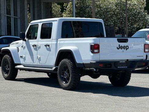 New 2025 Jeep Gladiator Sport AWD/4WD image 6