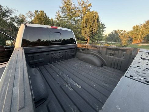 Used 2015 Ford F150 Platinum w/ Equipment Group 701A Luxury AWD/4WD image 13
