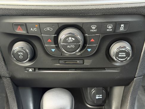 Used 2013 Dodge Charger R/T image 23