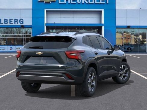 New 2026 Chevrolet Trax LT w/ LT Convenience Package FWD image 4
