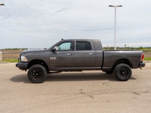 Used 2014 RAM 2500 Laramie w/ Convenience Group AWD/4WD image 4