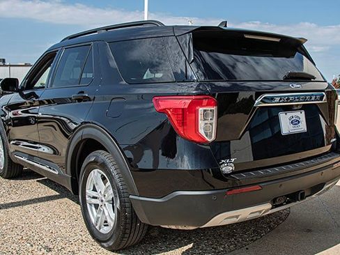 Used 2023 Ford Explorer XLT w/ Equipment Group 202A image 3