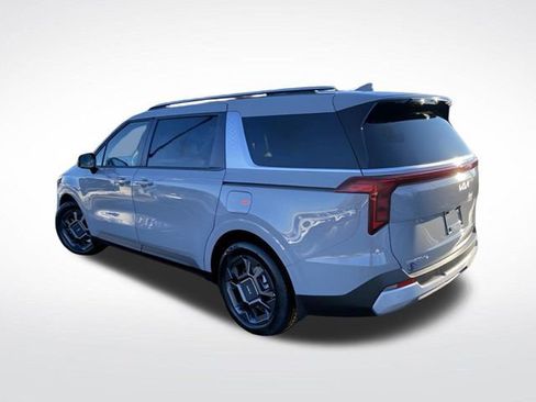 New 2026 Kia Carnival EX image 3