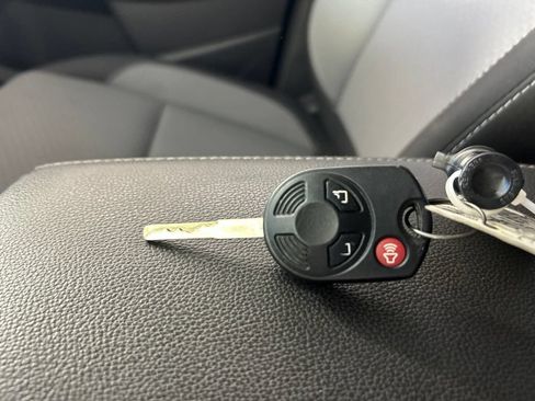 Used 2018 Ford Escape SE w/ SE Sync 3 Package AWD/4WD image 15