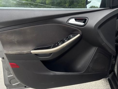 Used 2012 Ford Focus SEL FWD image 8