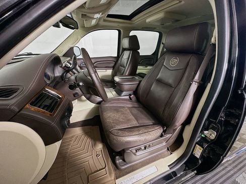 Used 2011 Cadillac Escalade ESV Platinum image 24