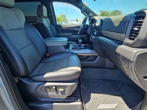 Used 2023 Chevrolet Silverado 1500 ZR2 image 29