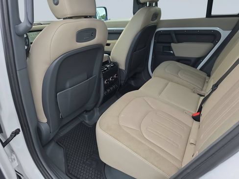 Used 2020 Land Rover Defender 110 S AWD/4WD image 28