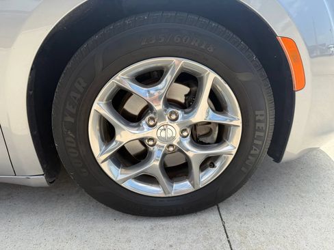 Used 2018 Chrysler Pacifica Limited FWD image 74