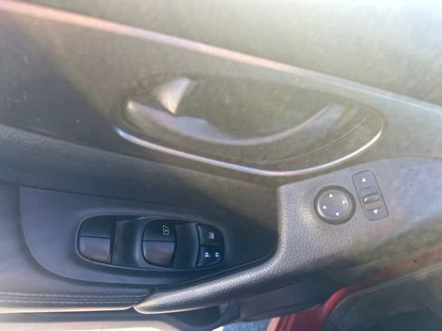 Used 2018 Nissan Rogue Sport S AWD/4WD image 11