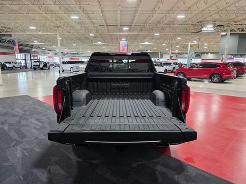 Used 2024 GMC Sierra 1500 SLT w/ SLT Premium Plus Package image 5