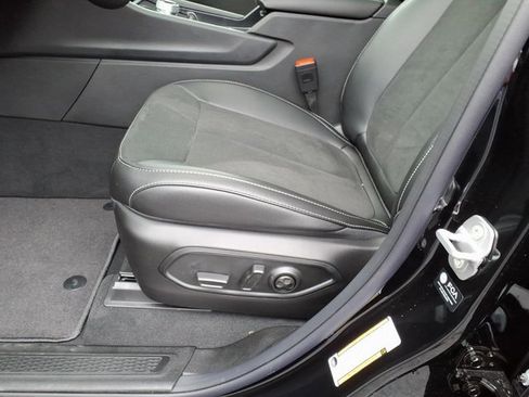 New 2025 Jeep Grand Cherokee Altitude image 8