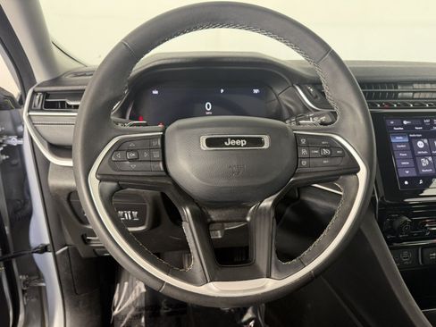 Used 2023 Jeep Grand Cherokee Laredo X AWD/4WD image 22