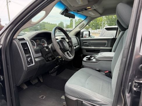 Used 2017 RAM 1500 Classic SLT AWD/4WD image 7