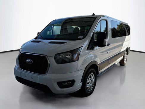 Used 2023 Ford Transit 350 XLT image 4