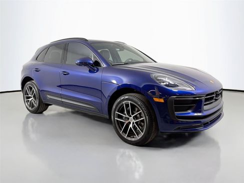Certified 2026 Porsche Macan AWD/4WD image 9