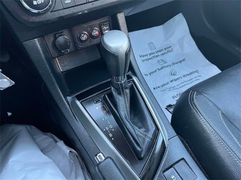 Used 2015 Toyota Corolla LE image 31