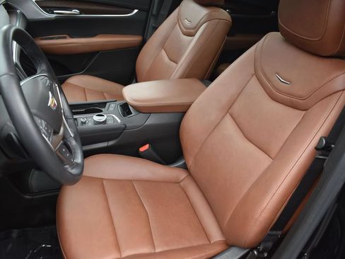 Certified 2024 Cadillac XT5 Premium Luxury w/ Technology Package AWD/4WD image 12
