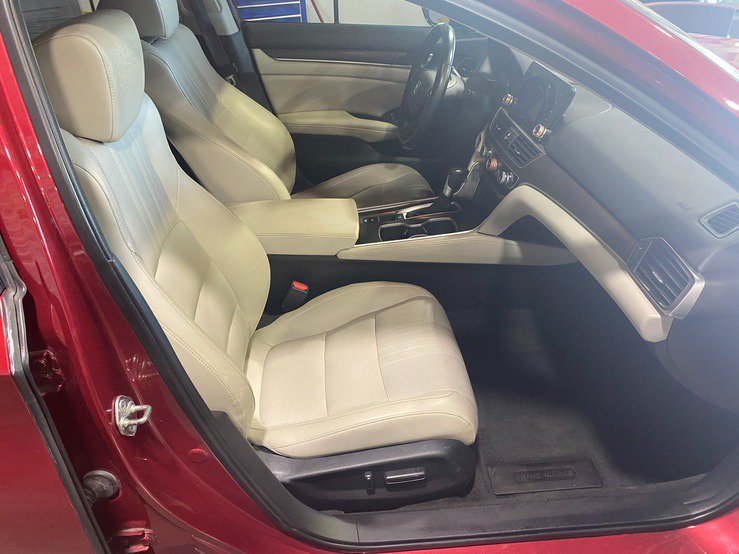 Used 2018 Honda Accord EX-L image 19