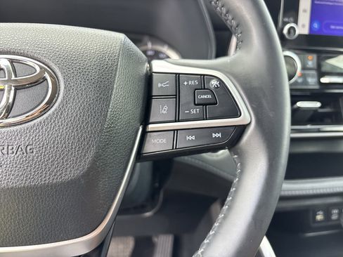 Used 2023 Toyota Highlander LE image 27