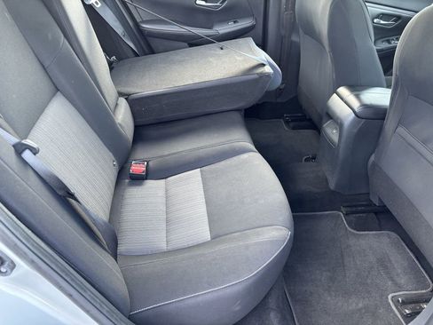 Used 2021 Nissan Sentra SV image 29