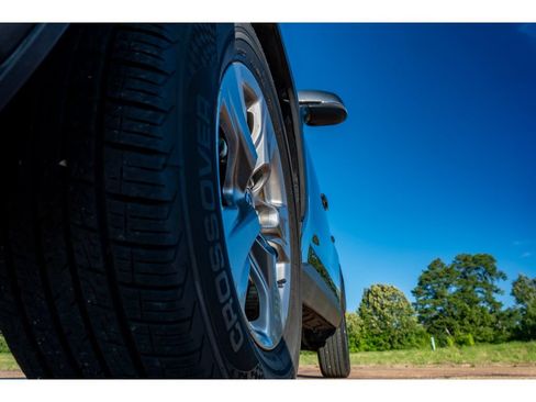 Used 2025 Toyota RAV4 XLE FWD image 10
