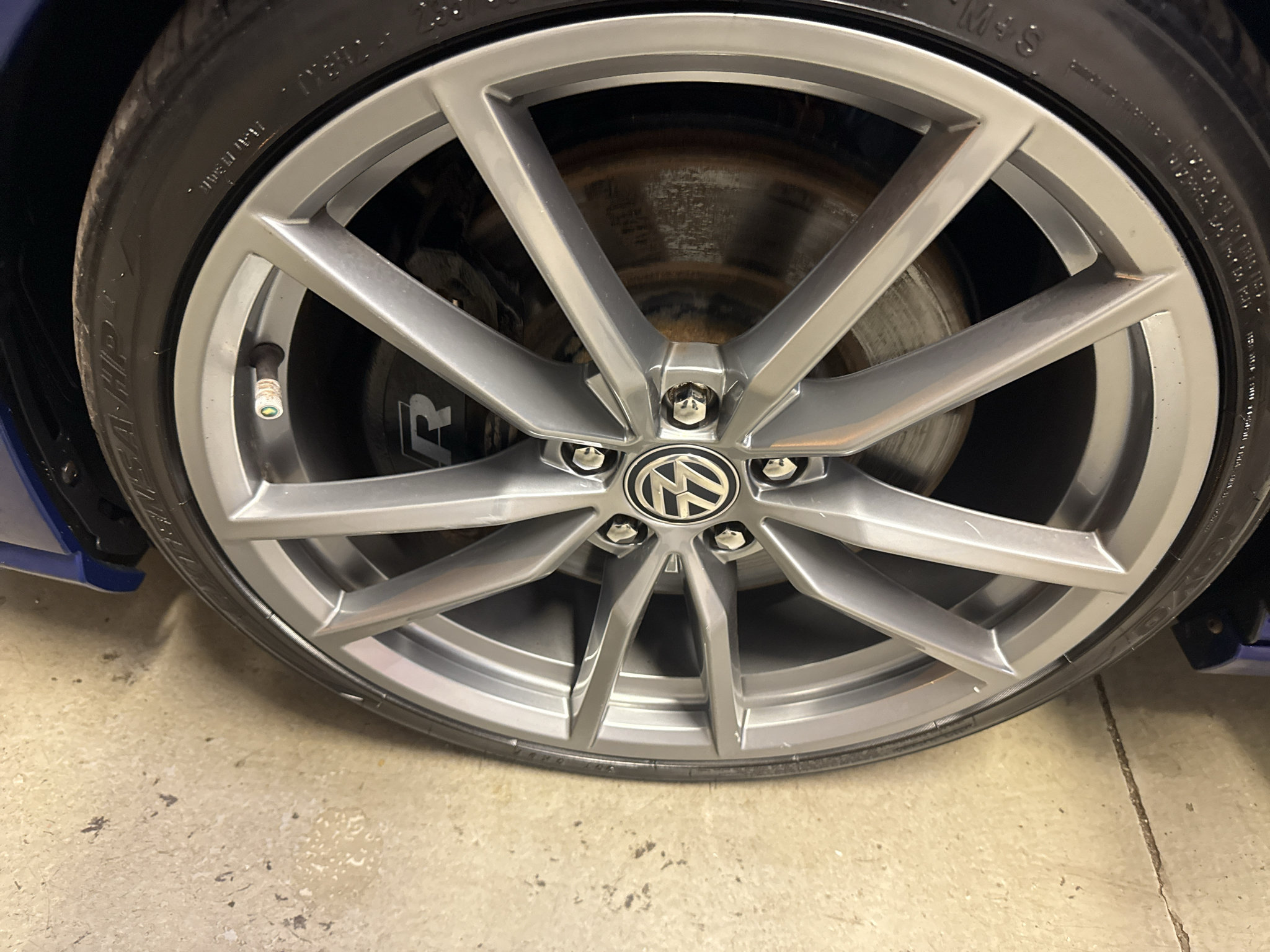 Used 2017 Volkswagen Golf R 4-Door AWD/4WD image 25
