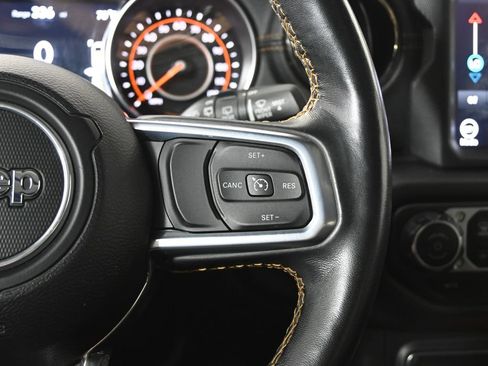 Used 2021 Jeep Wrangler Unlimited Sahara AWD/4WD image 35