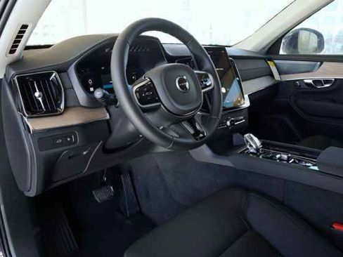 Used 2025 Volvo XC90 T8 Plus w/ Protection Package Premier AWD/4WD image 11