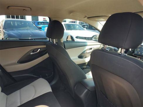 Used 2020 Hyundai Elantra GT image 29