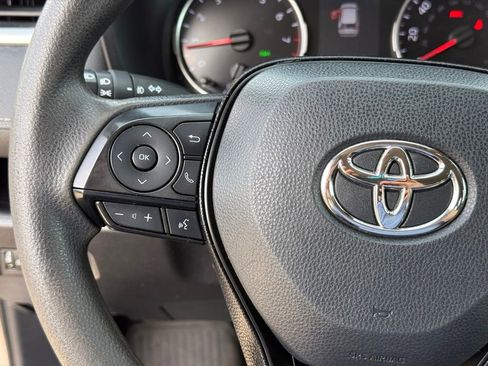Used 2021 Toyota RAV4 XLE image 15