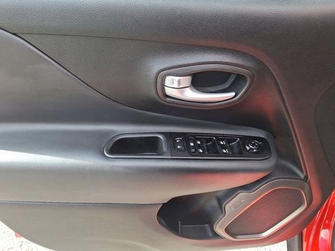 Certified 2023 Jeep Renegade Latitude image 22