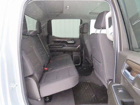 Used 2024 Chevrolet Silverado 1500 LT image 30