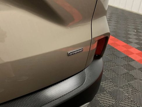 Used 2020 Ford Escape SE Sport image 17