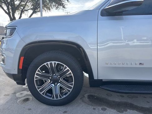 Used 2023 Jeep Wagoneer Series II image 16