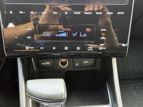 Used 2023 Hyundai Santa Cruz SEL Premium AWD/4WD image 31