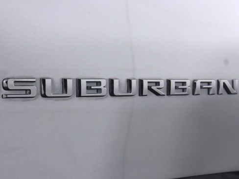 Used 2022 Chevrolet Suburban Z71 w/ Luxury Package image 41