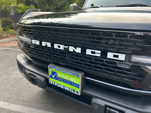 Used 2023 Ford Bronco Wildtrak image 31