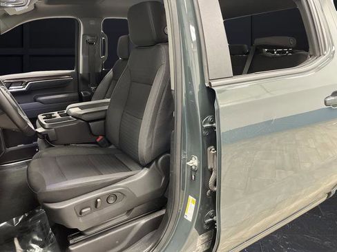 Used 2025 Chevrolet Silverado 1500 LT image 4