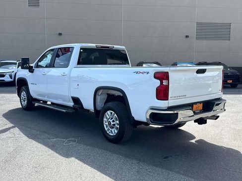 Used 2025 Chevrolet Silverado 2500 LT w/ Convenience Package AWD/4WD image 4