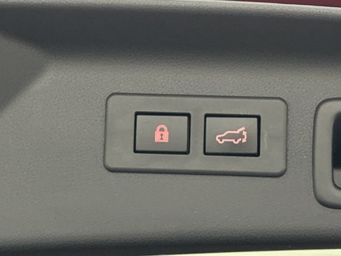 Used 2025 Subaru Forester Premium AWD/4WD image 13