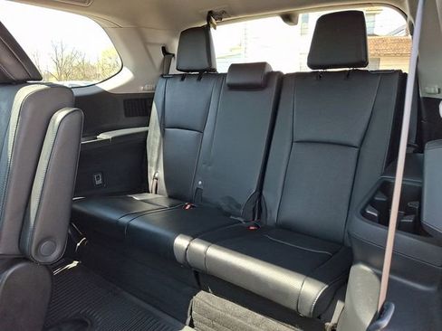 Used 2025 Toyota Grand Highlander AWD image 12