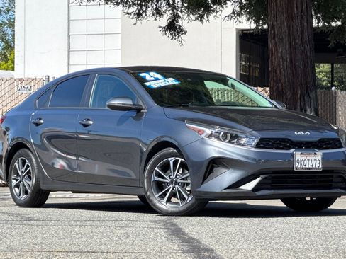 Used 2024 Kia Forte LXS w/ LXS Technology Package FWD image 2